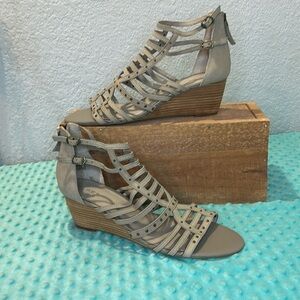 Hinge leather wedge sandals